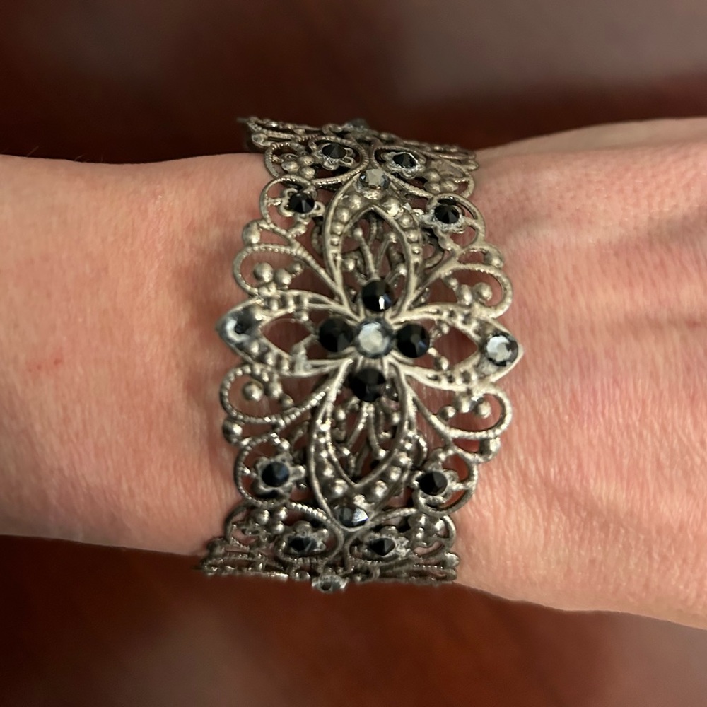 Never Worn Adjustable Silver Tone Metal Bracelet w/ Black & Clear Crystals